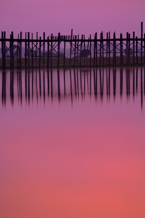 ubeinbridgeatamarapura.jpg